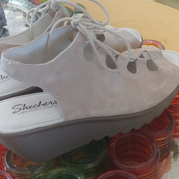 SKECHERS MEMORY FOAM - Picture 5 of 8